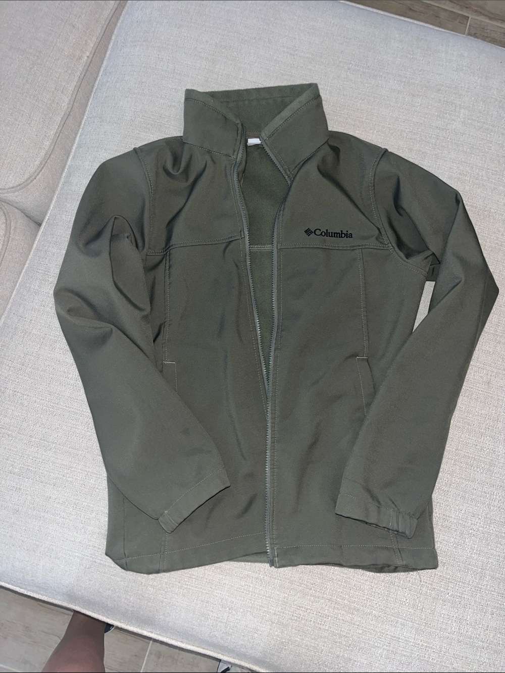 Columbia Women’s Olive Green Soft-shell Full-Zip Jacket